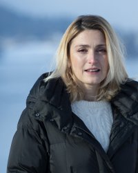 César Wagner : Julie Gayet sera au casting d'un épisode de la série