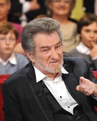 Eddy Mitchell dans une nouvelle comédie qui réunit trois générations