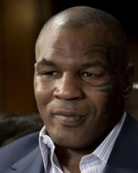Mike Tyson, Smaïn et Lorie dans un film d'arts martiaux
