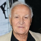 Robert Loggia