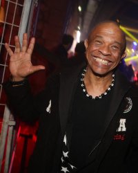 Francky Vincent : "Mes chansons m'ont donné un million d'euro"