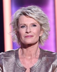 Sophie Davant sous le charme d'un acteur de En Thérapie : "génial et sexy"
