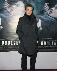 Benjamin Biolay à la rescousse de Laura Smet, attaquée par un fan de Johnny