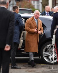 En 40 ans, le prince Charles n'aurait porté que deux manteaux différents