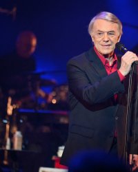 Salvatore Adamo revient sur le décès de son père, un "coup de couteau" pour lui