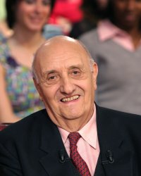 Yves Calvi donne des nouvelles de Pierre Tchernia : "Il va bien"