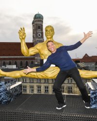 Jean-Claude Van Damme se défend après ses propos jugés homophobes dans ONPC