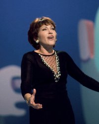 Mort de Rika Zaraï : les hommages de célébrités se multiplient