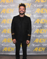 Kev Adams lance son restaurant de "burgers sains" à Paris