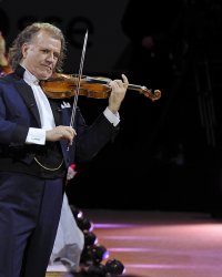 André Rieu hors de cause dans l'affaire des petits joueurs de flûte roumains