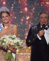 La robe de Miss France sera mise en vente le lendemain de l'élection !