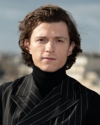 Tom Holland perd un pari et adresse des compliments à McFly et Carlito