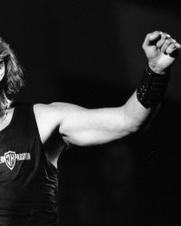 Johnny Hallyday : pourquoi sa statue fait-elle débat ?