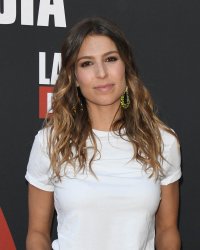 Laury Thilleman : pourquoi elle sera aux abonnés absents de Miss France 2021 ?