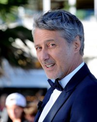 Antoine de Caunes se lance dans Les Recettes Pompettes
