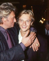 David Hallyday se sent hanté par la présence de son père