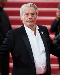 Alain Delon après son AVC : l'un de ses fils publie une photo rassurante