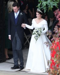 Princesse Eugénie : radieuse dans sa robe de mariée Peter Pilotto