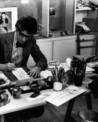 Le Musée Yves Saint Laurent se pare de tissus lyonnais pour une expo couture