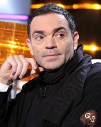 Yann Moix va attaquer sa famille en justice d'après son avocat