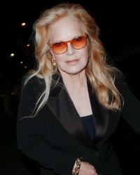 Sylvie Vartan sur la statue hommage à Johnny : "Je ne vois pas à quoi ça rime"