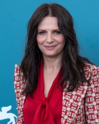 Juliette Binoche raconte ce jour où Harrison Ford lui a "fait du genou"