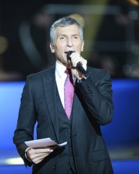 Nagui : son anecdote alcoolisée sur Michel Sardou et Johnny Hallyday