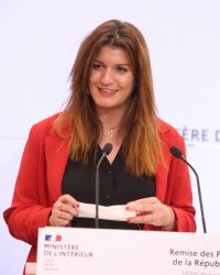 Tous en cuisine : Cyril Lignac invite Marlène Schiappa derrière les fourneaux