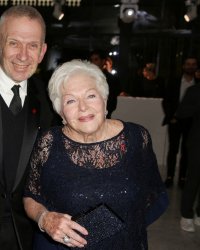 Le dîner de la mode Sidaction reporté en juillet en raison du Covid