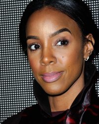 Kelly Rowland planche sur une ligne de maquillage pour les peaux noires