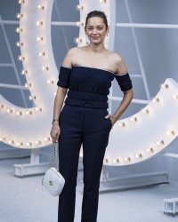 Marion Cotillard évoque son rituel de beauté minimaliste
