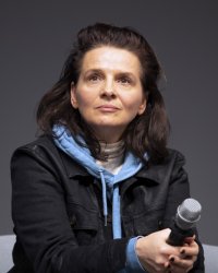 Juliette Binoche dévoile le secret de son teint éclatant