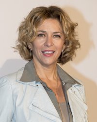 Corinne Touzet : fraîchement célibataire, elle se confie sur sa rupture