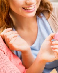 Des vernis à ongles pour aider à la scolarisation des filles dans le monde