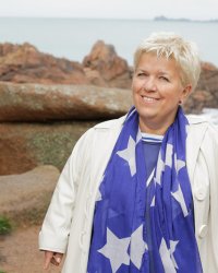 Mimie Mathy en plein Far West : un épisode de Joséphine en "hommage" à son père