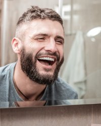 Homme : comment entretenir sa barbe durant le confinement ?