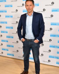 Marc-Olivier Fogiel : son frère et sa soeur le font fondre en larmes