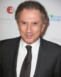 Michel Drucker : découvrez la nouvelle version de Vivement Dimanche