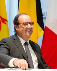 À l'Élysée, François Hollande faisait une ronde pour éteindre les lumières