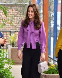 Le noeud lavallière : la nouvelle lubie mode des stars
