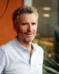 Denis Brogniart : comment la mort de son père a changé sa vie