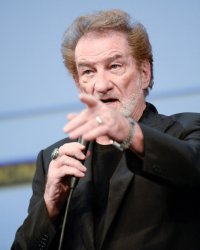 Eddy Mitchell : sa petite pique à Nicolas Bedos sur les gestes barrières
