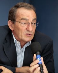 Fête de la musique : Jean-Pierre Pernaut et Jarry dénoncent les attroupements