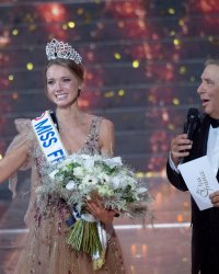 Qui est Amandine Petit, la nouvelle Miss France ?
