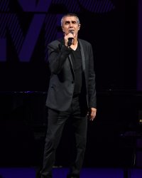 Julien Clerc et les drogues : "C'est une connerie de se mettre aux pétards"