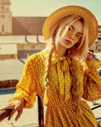 Comment porter du jaune quand on est blonde ?