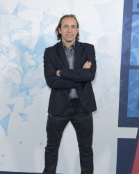Philippe Candeloro : l'une de ses blagues lui a "coûté cher"