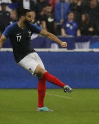 Adil Rami raconte ses soirées sulfureuses à Paris