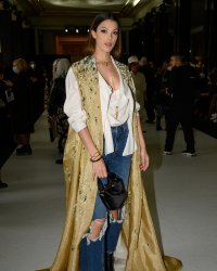 Iris Mittenaere : avant Diego, elle évoque un parcours amoureux "difficile"