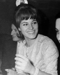 Mort de Nathalie Delon, unique épouse d'Alain Delon : retour sur leur couple